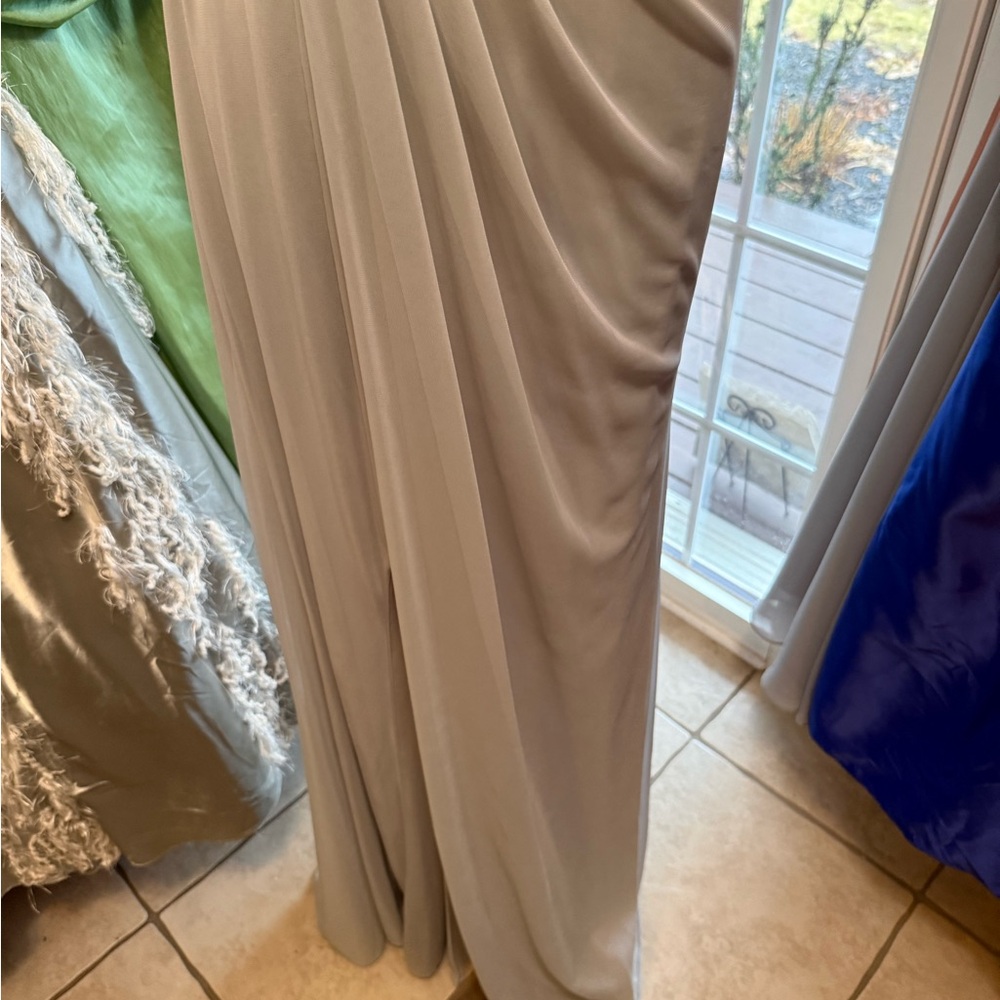 David's Bridal Light Gray Prom Dress/bridesmaid/evening /special occasions - Picture 4 of 12